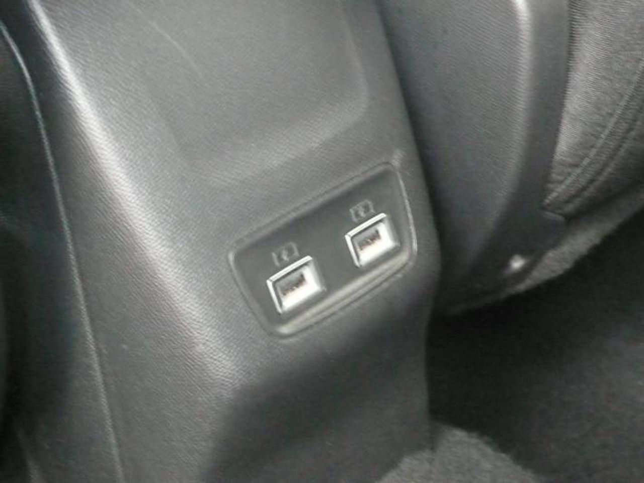 Peugeot 2008 1.2 Allure Pack 130 EAT8  - Foto 29