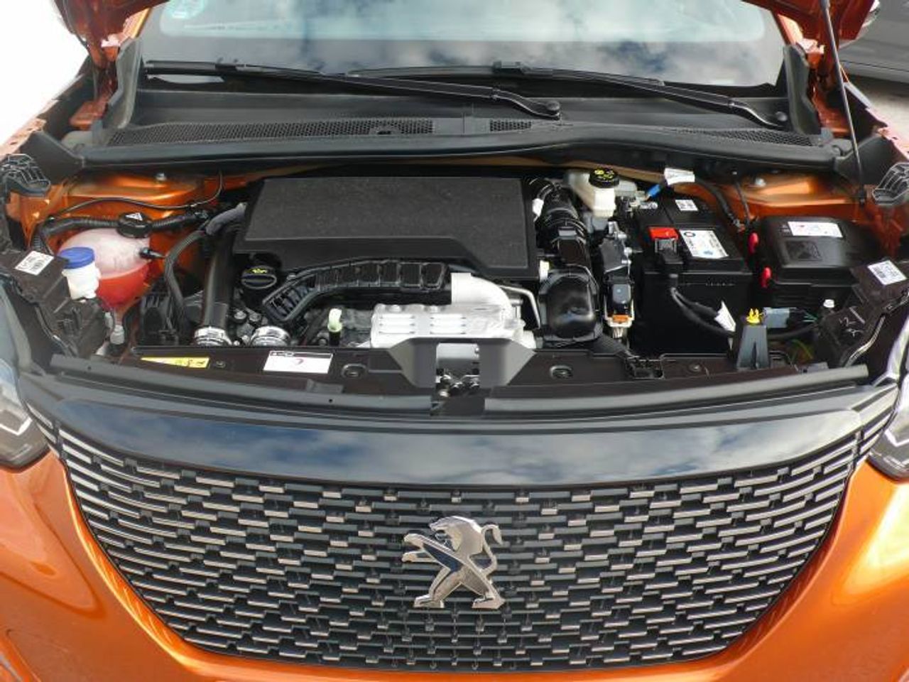 Peugeot 2008 1.2 Allure Pack 130 EAT8  - Foto 39