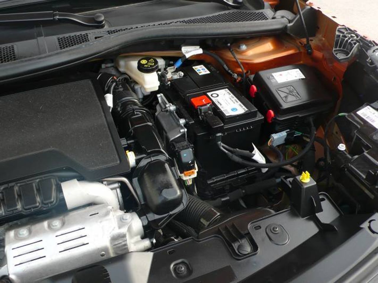 Peugeot 2008 1.2 Allure Pack 130 EAT8  - Foto 39