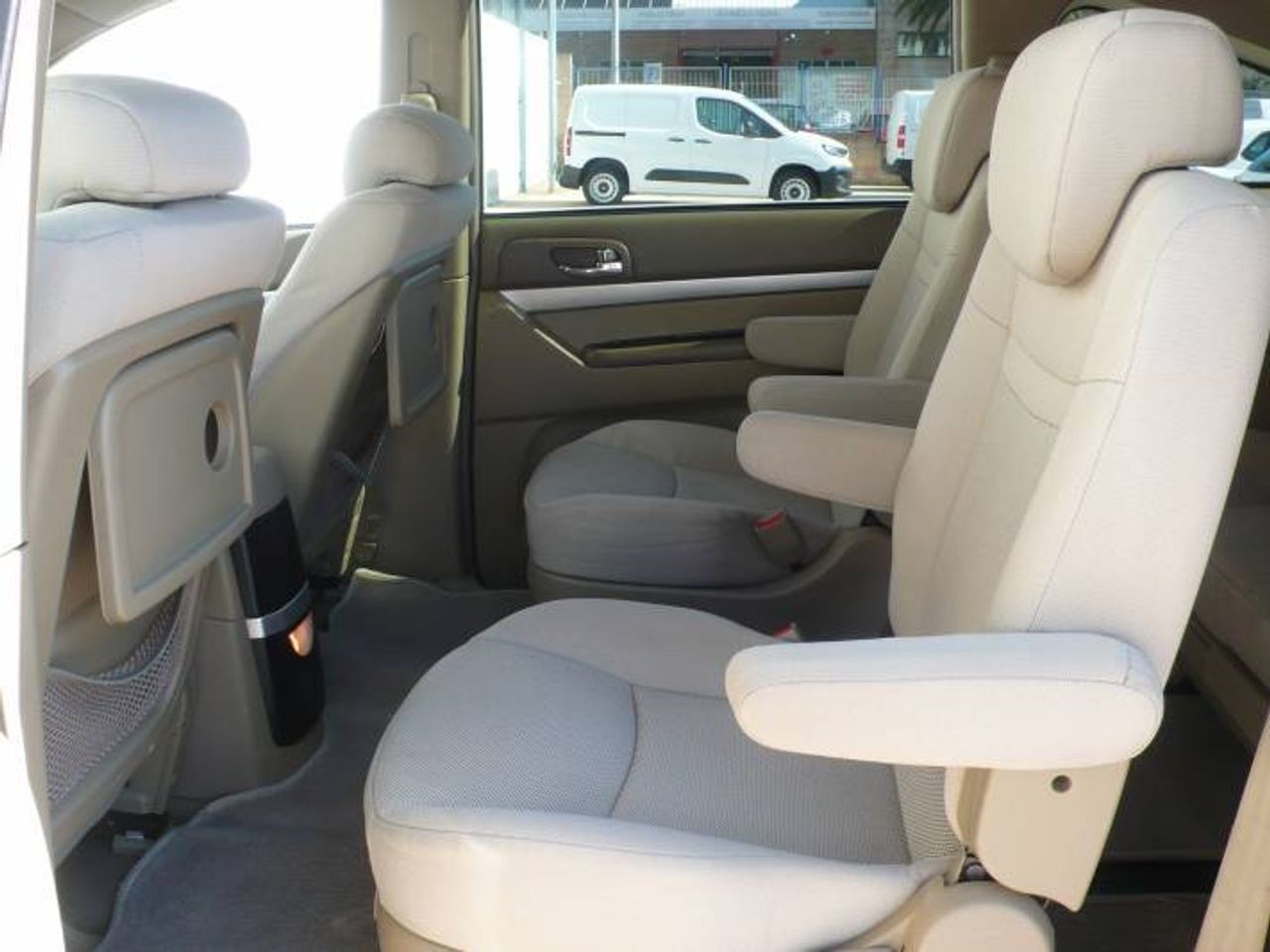 SsangYong Rodius 270 XDi  - Foto 10