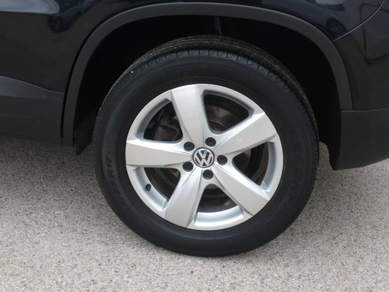 Volkswagen Tiguan 2.0 TDI ADVANCE 4 MOTION 140 - Foto 31