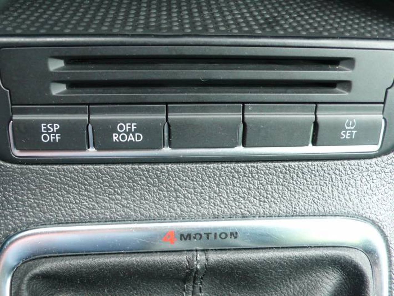 Volkswagen Tiguan 2.0 TDI ADVANCE 4 MOTION 140 - Foto 18