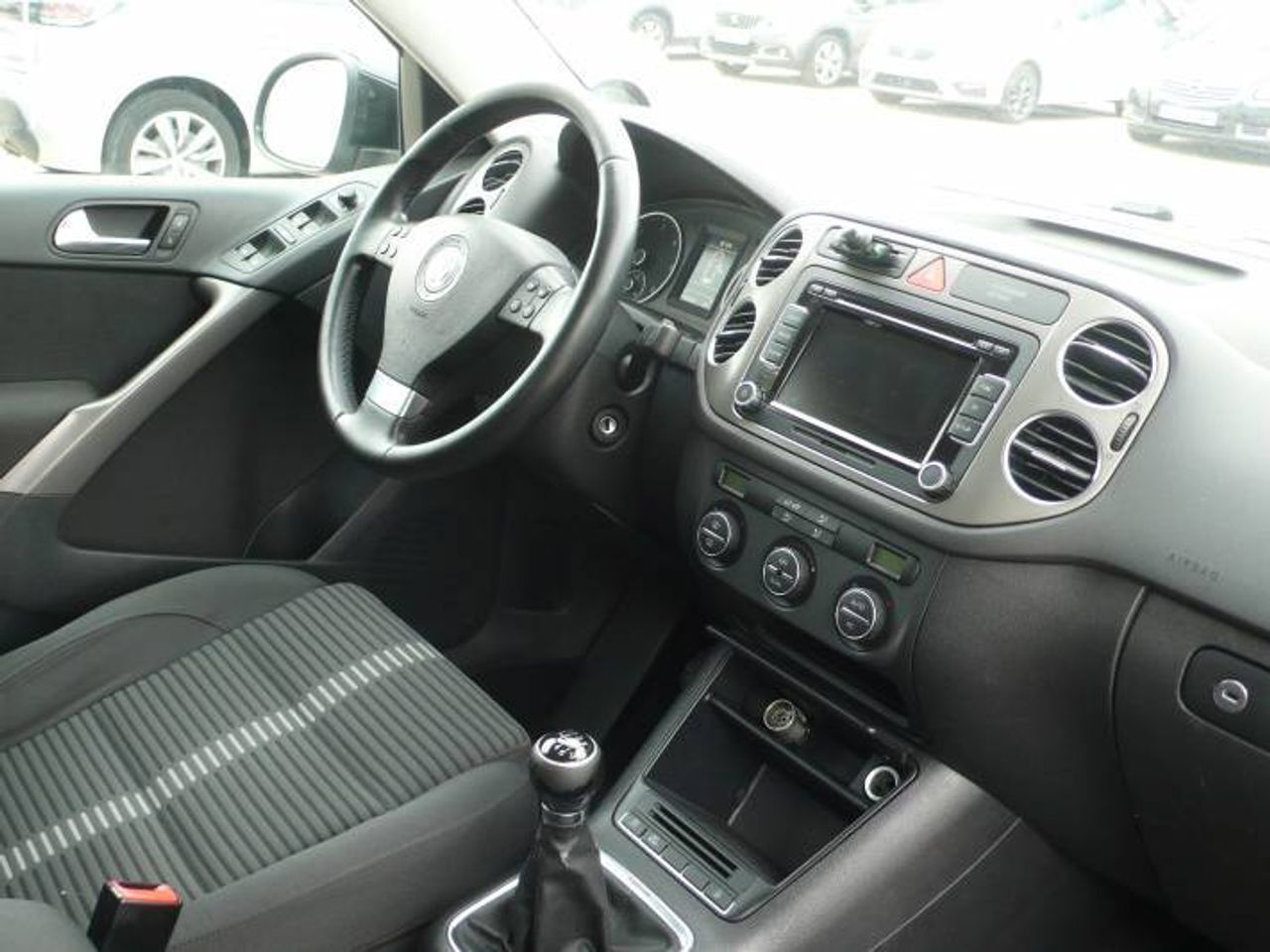 Volkswagen Tiguan 2.0 TDI ADVANCE 4 MOTION 140 - Foto 15