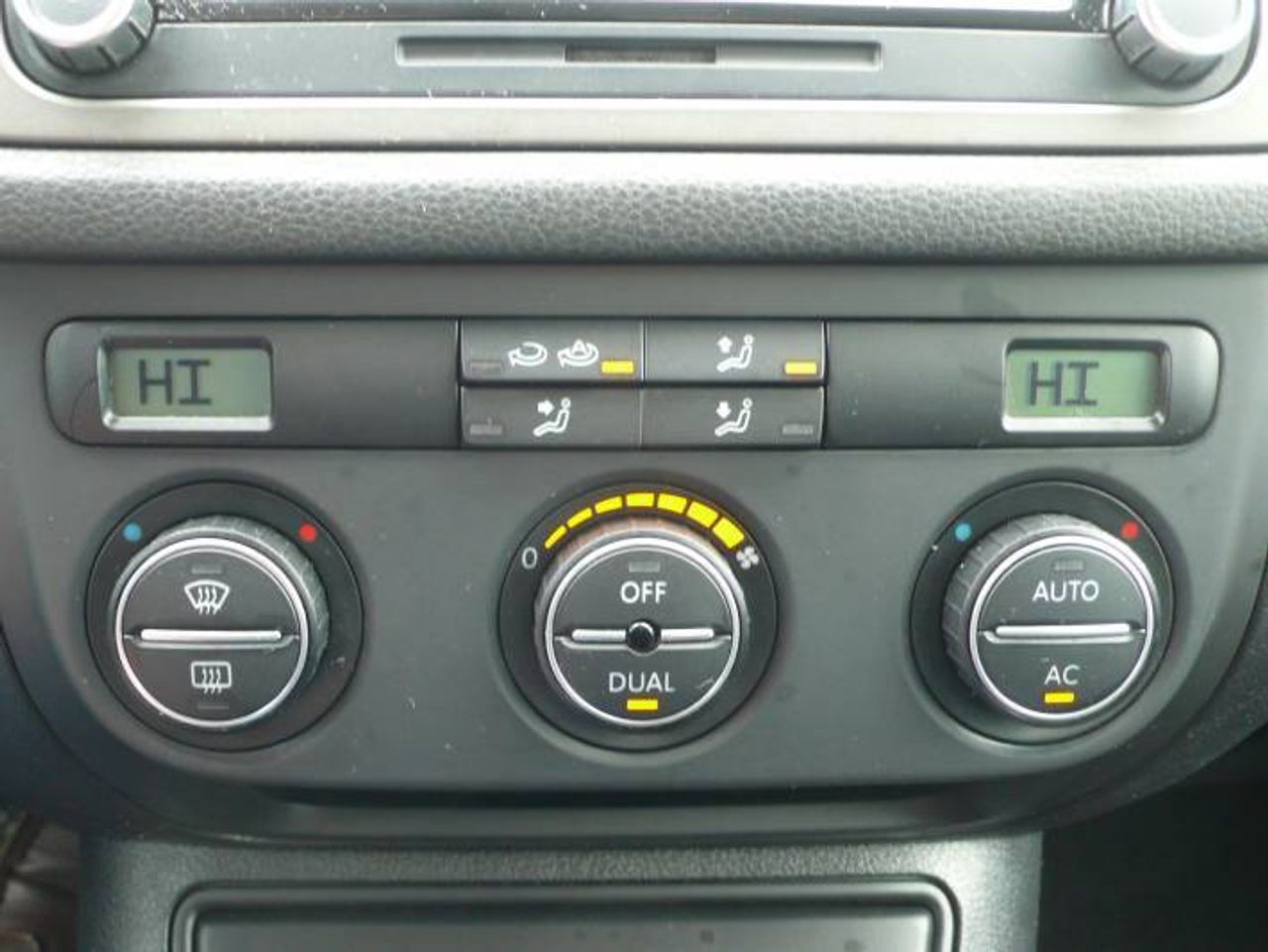 Volkswagen Tiguan 2.0 TDI ADVANCE 4 MOTION 140 - Foto 17