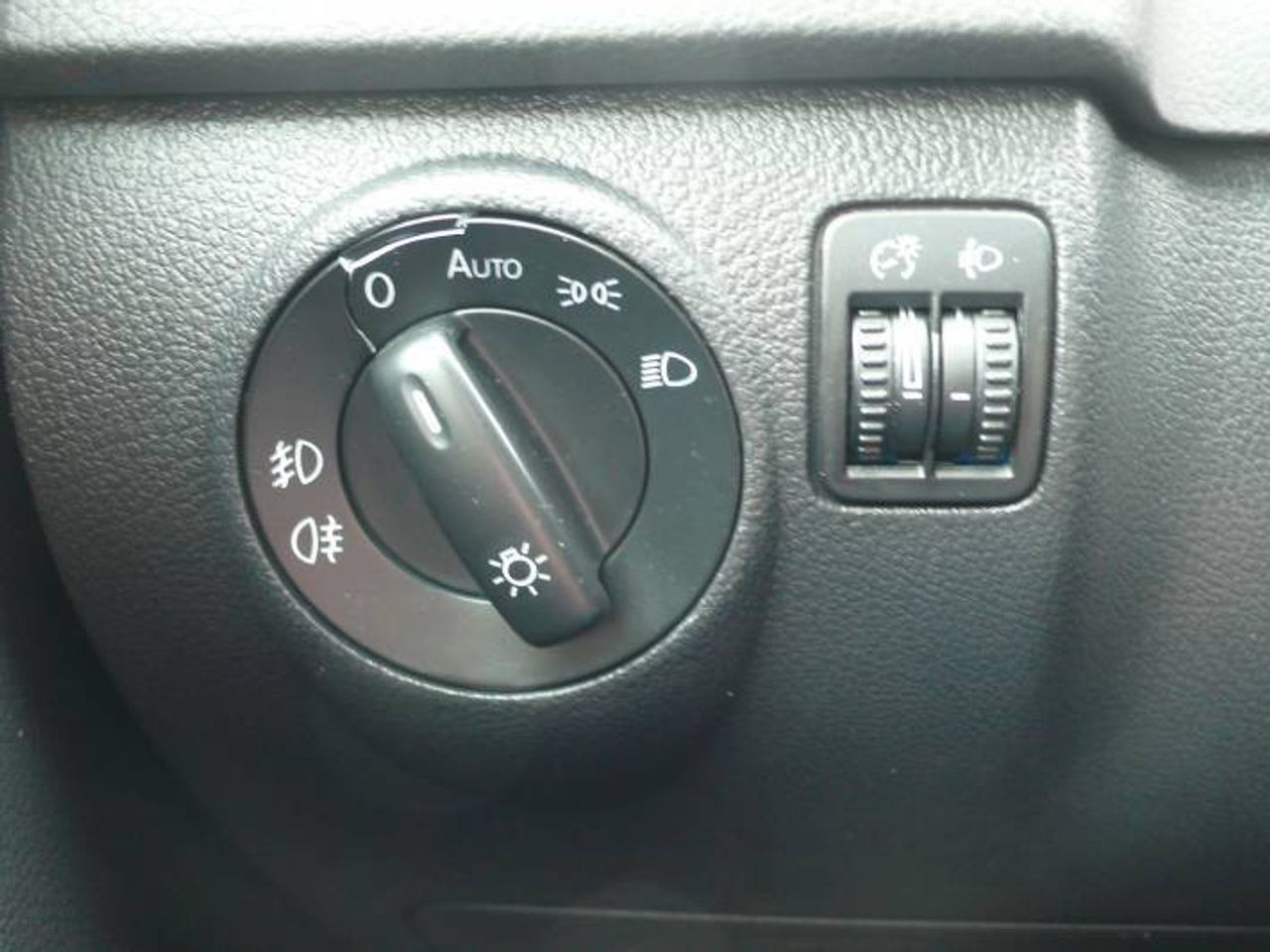 Volkswagen Tiguan 2.0 TDI ADVANCE 4 MOTION 140 - Foto 28