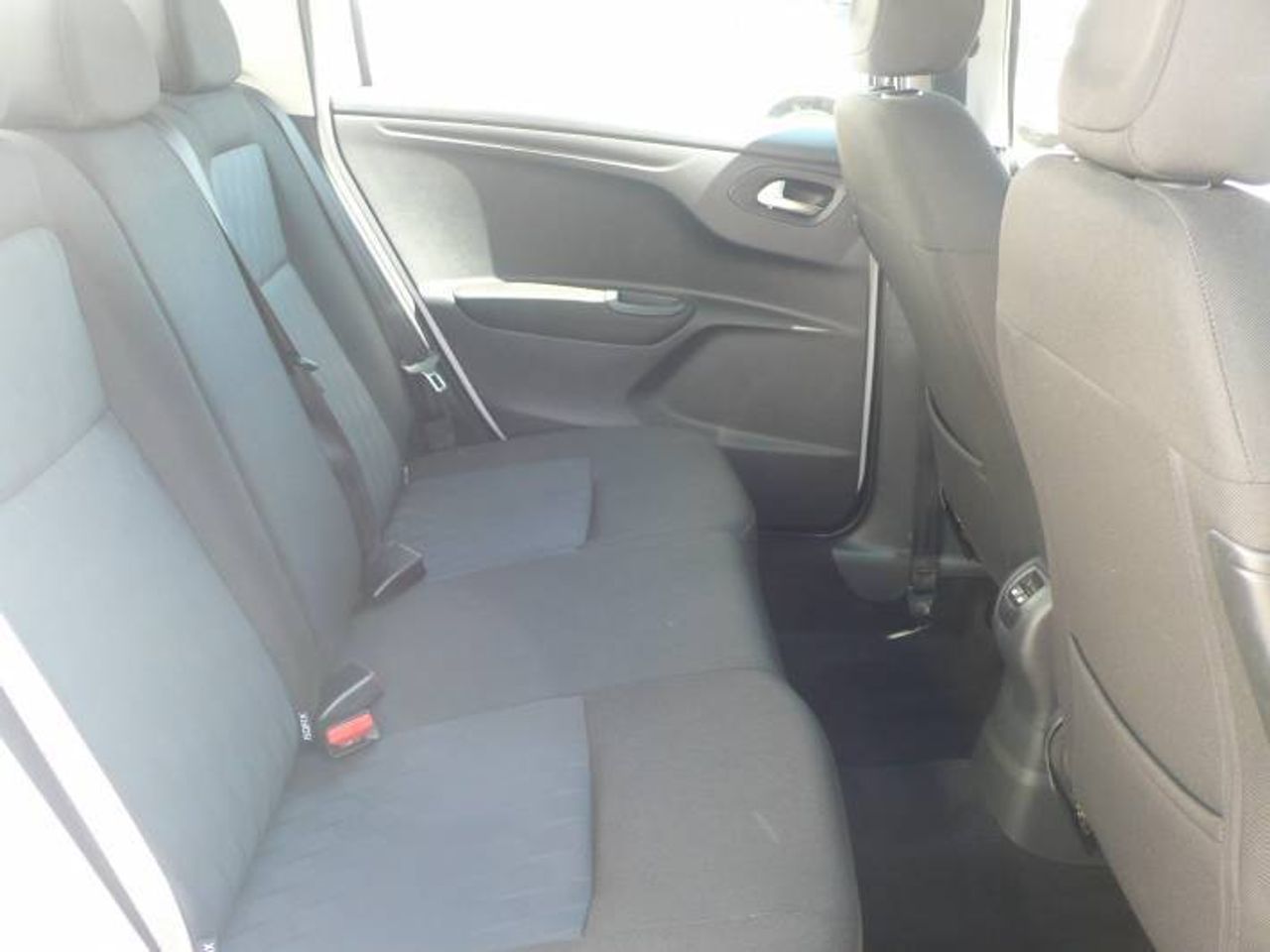 Citroën C-Elysée 1.5 BlueHDi Shine 100  - Foto 13