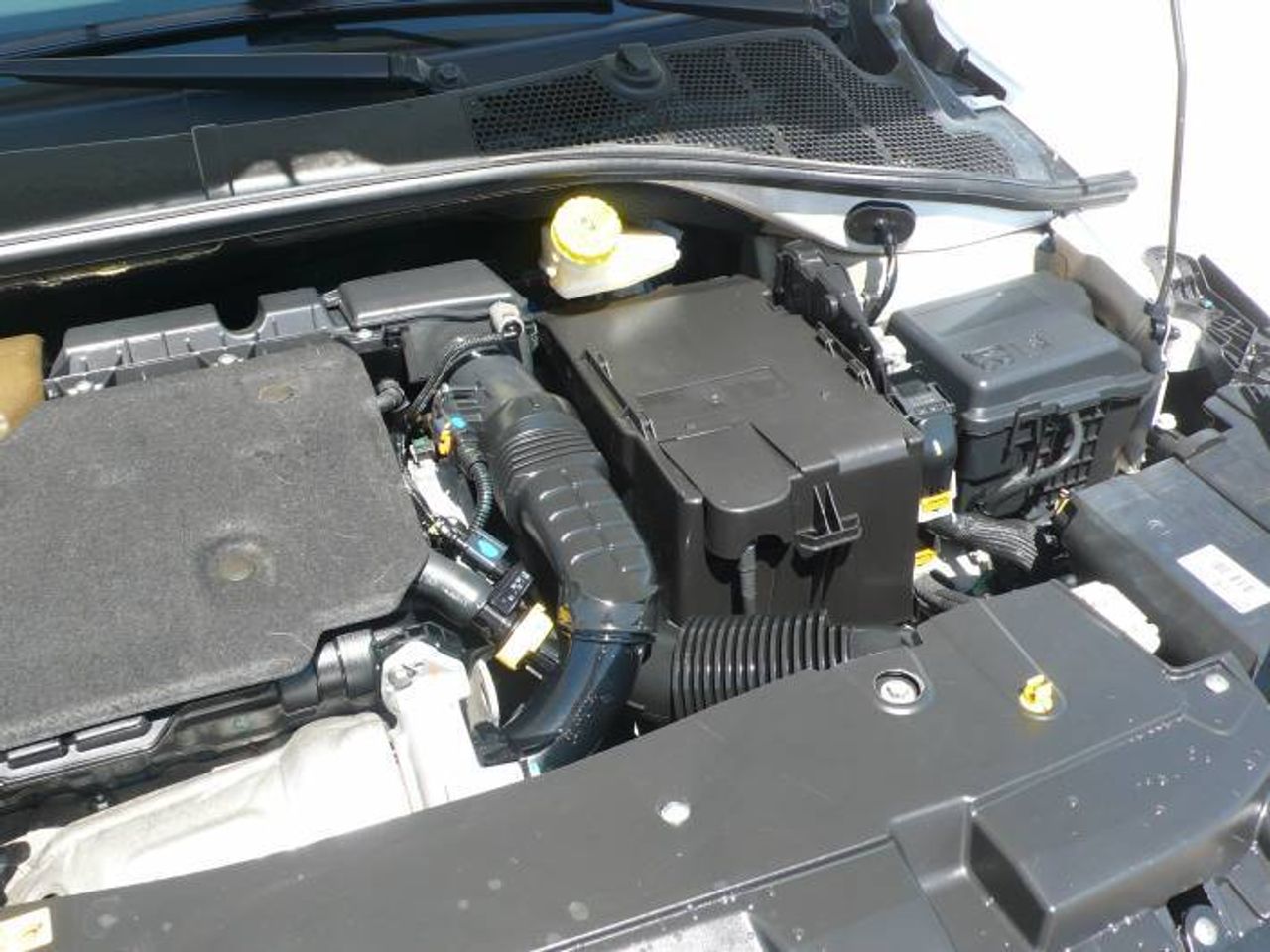 Citroën C-Elysée 1.5 BlueHDi Shine 100  - Foto 35