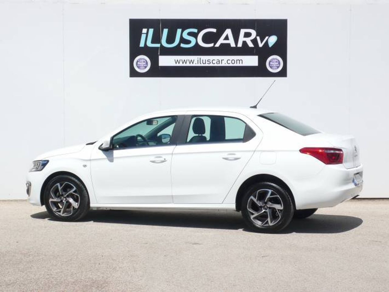 Citroën C-Elysée 1.5 BlueHDi Shine 100  - Foto 6