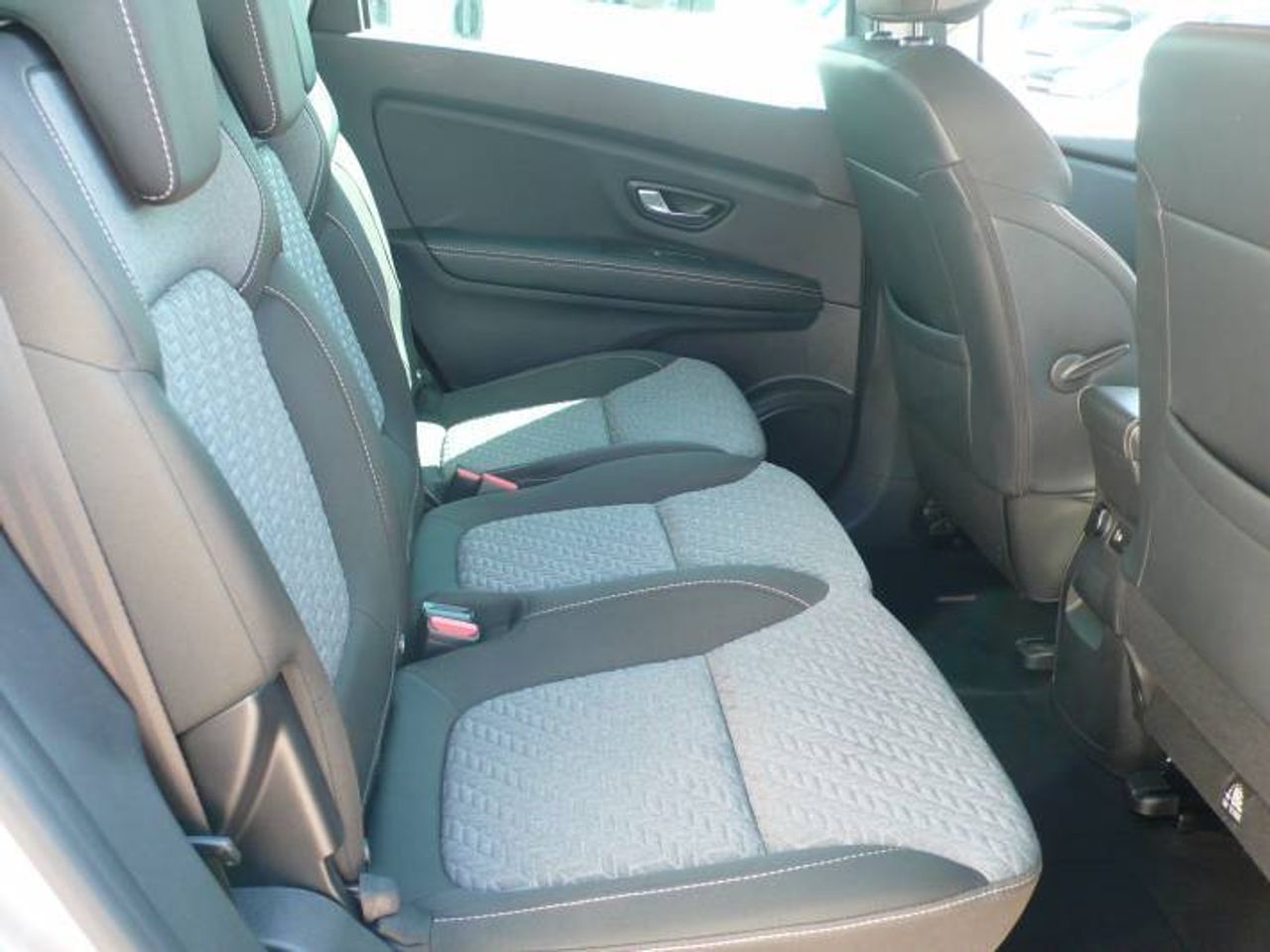 Renault Grand Scénic 103 kW (140CV) EDCLimited TCe GPF MY21  - Foto 16