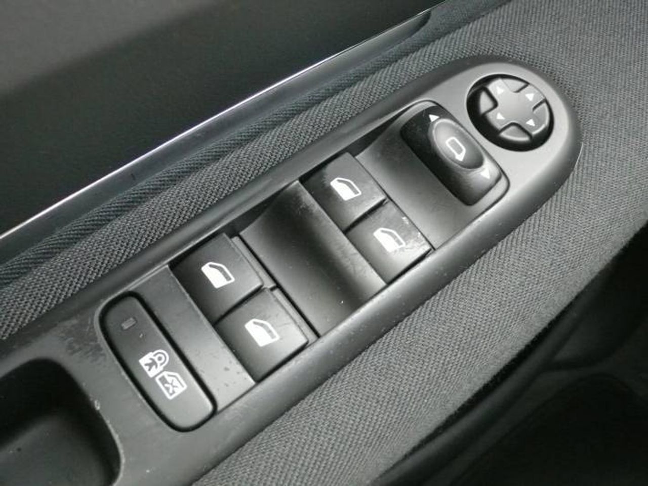 Peugeot 3008 1.6 ACCESS  - Foto 23