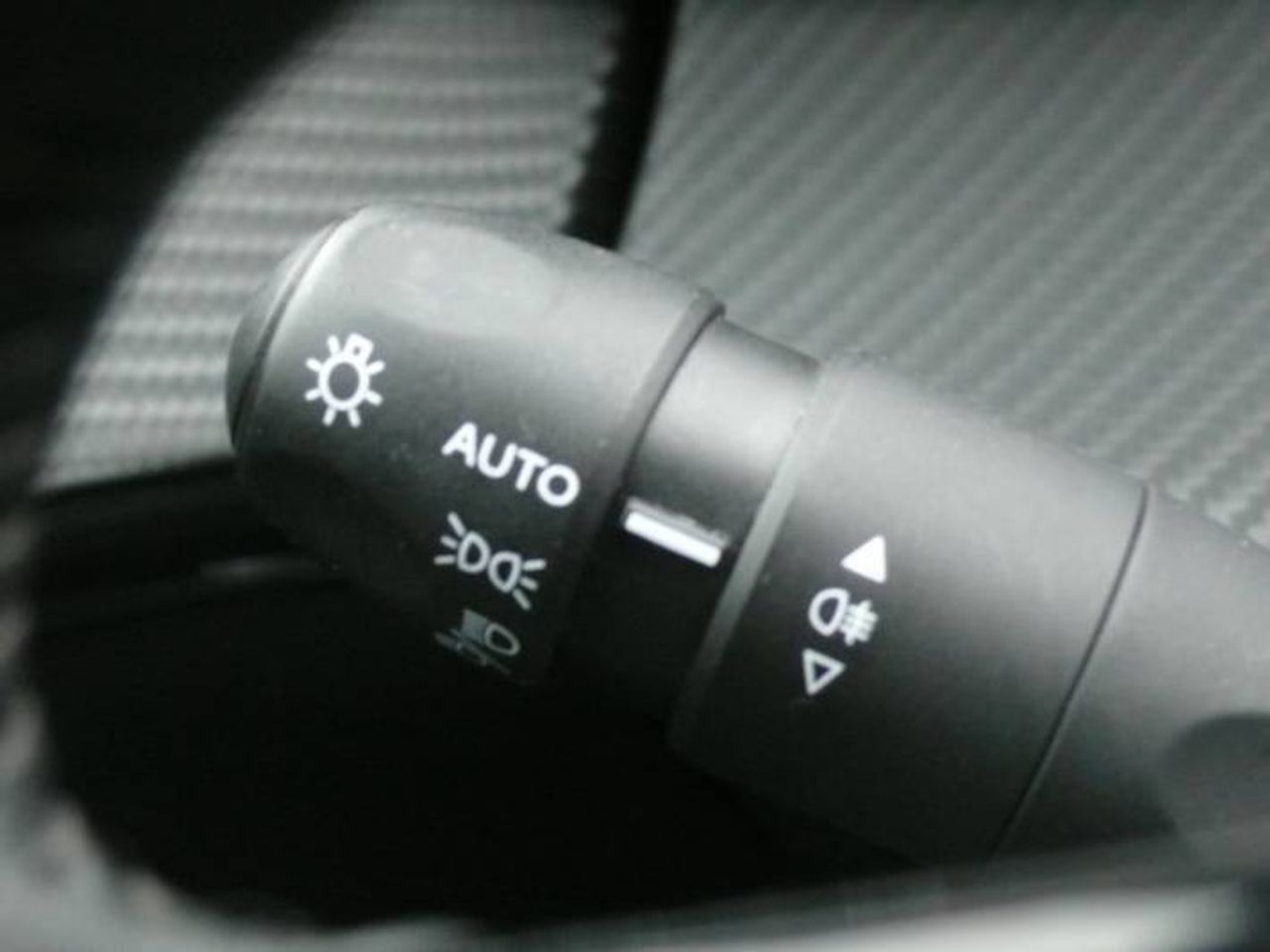 Peugeot 208 208 5P Style Puretech 100 S&S 6 Vel. MAN  - Foto 31