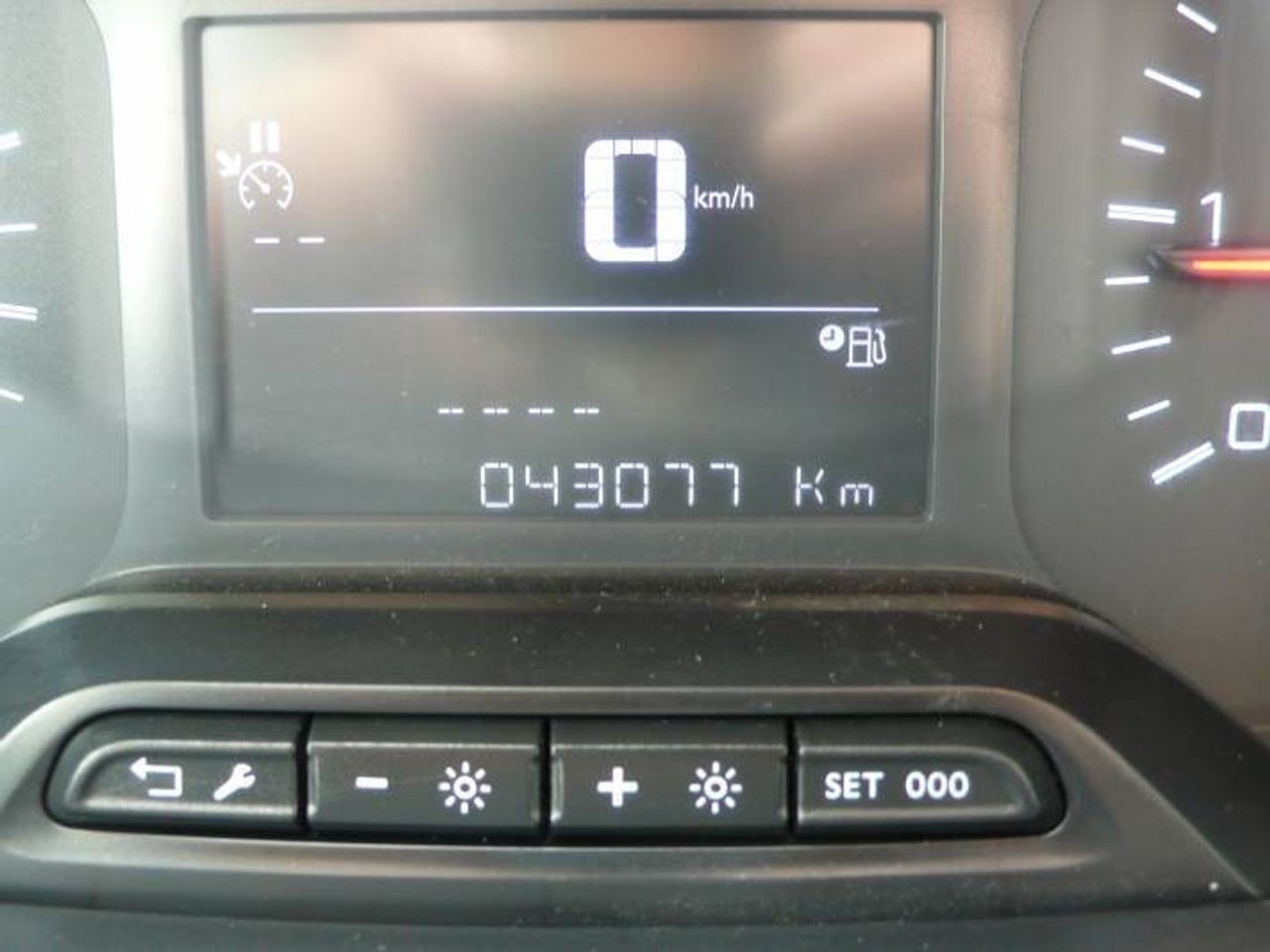 Peugeot Partner Standard 600kg BlueHDi 73kW 4 Puertas  - Foto 25