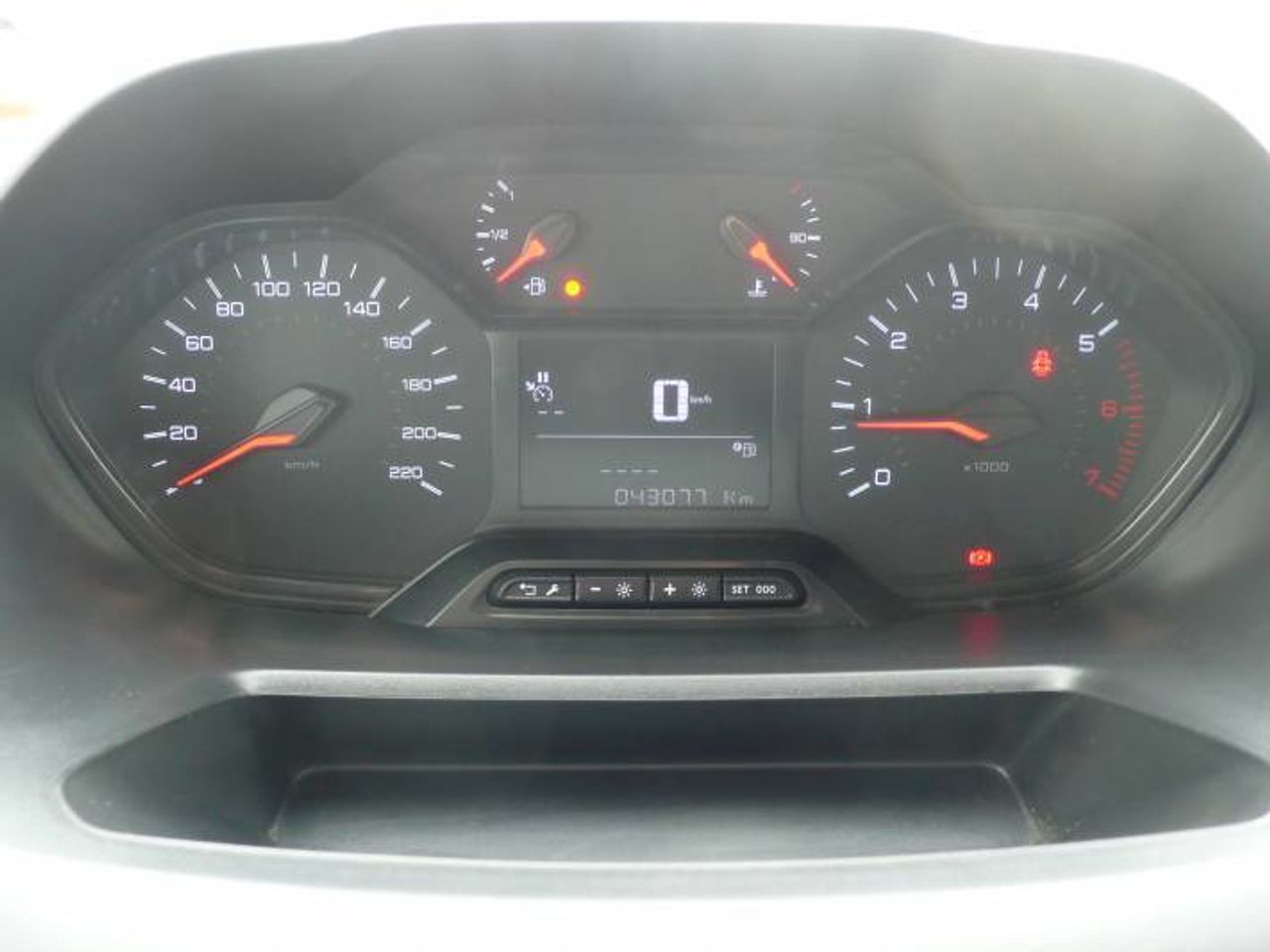 Peugeot Partner Standard 600kg BlueHDi 73kW 4 Puertas  - Foto 24