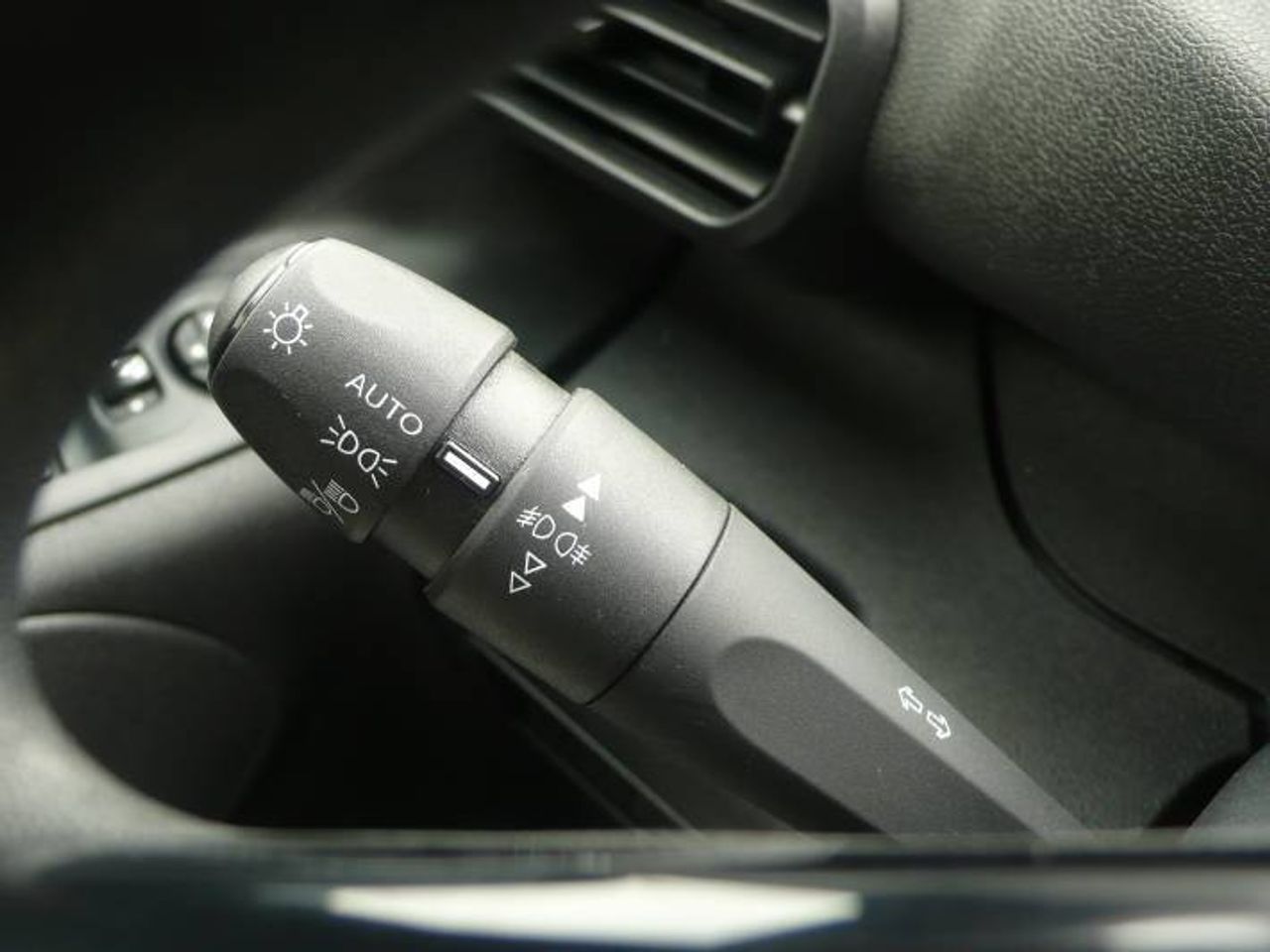 Peugeot Partner Standard 600kg BlueHDi 73kW 4 Puertas  - Foto 26