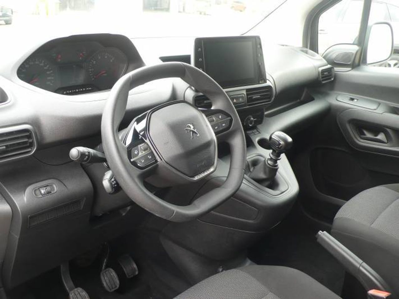 Peugeot Partner Standard 600kg BlueHDi 73kW 4 Puertas  - Foto 3