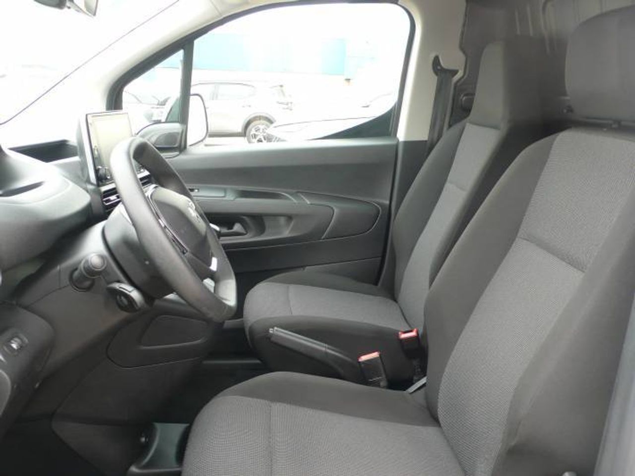 Peugeot Partner Standard 600kg BlueHDi 73kW 4 Puertas  - Foto 12