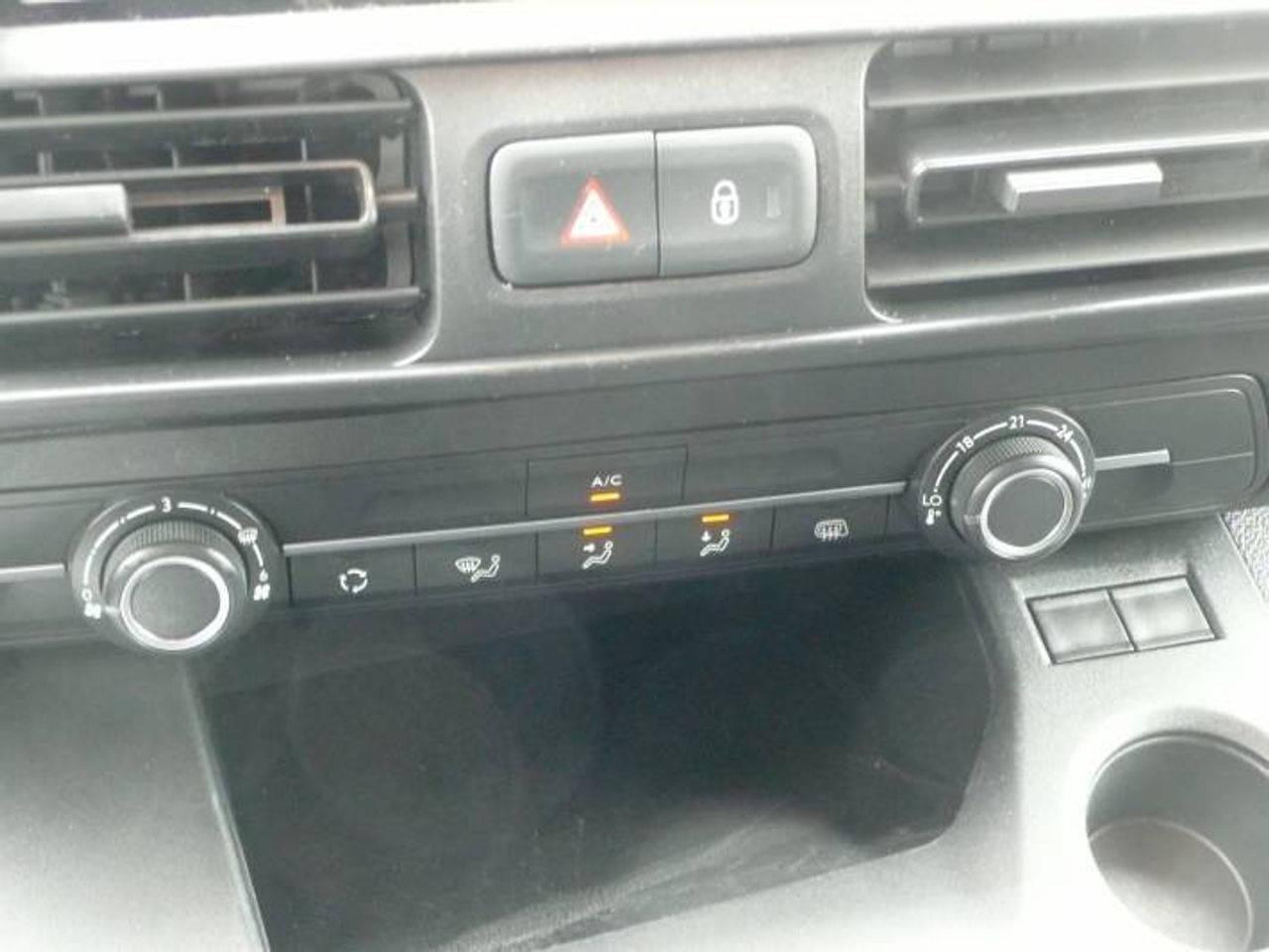 Peugeot Partner Standard 600kg BlueHDi 73kW 4 Puertas  - Foto 20