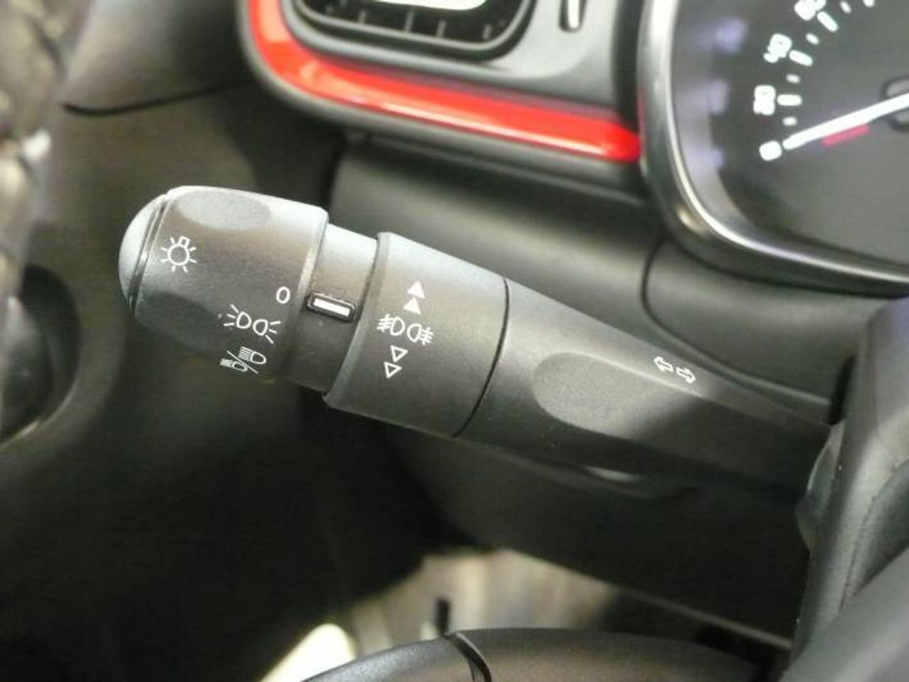 Citroën C3 1.2 PT S&S Feel 82  - Foto 26