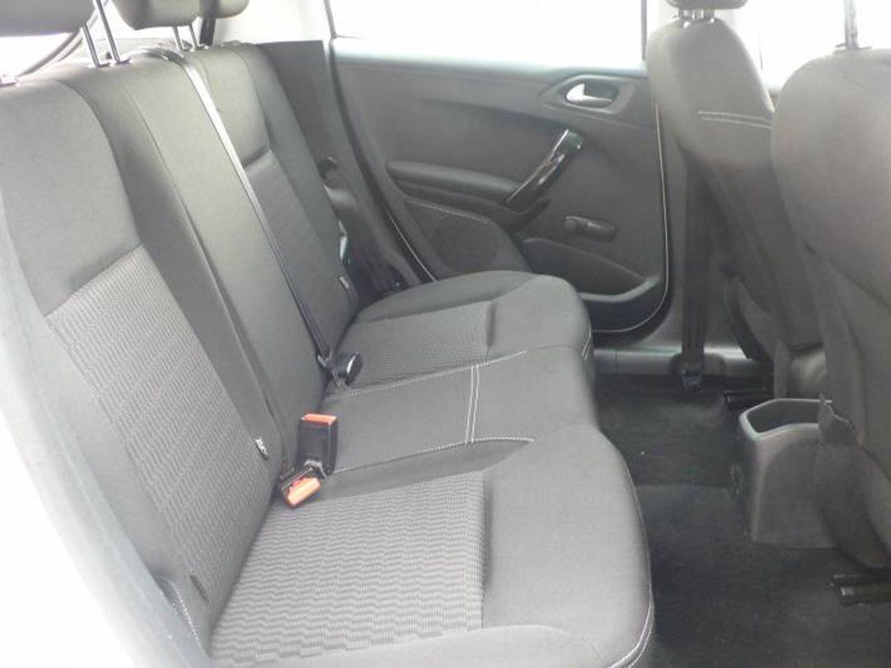 Peugeot 208 ACTIVE 60KW (82CV)  - Foto 12