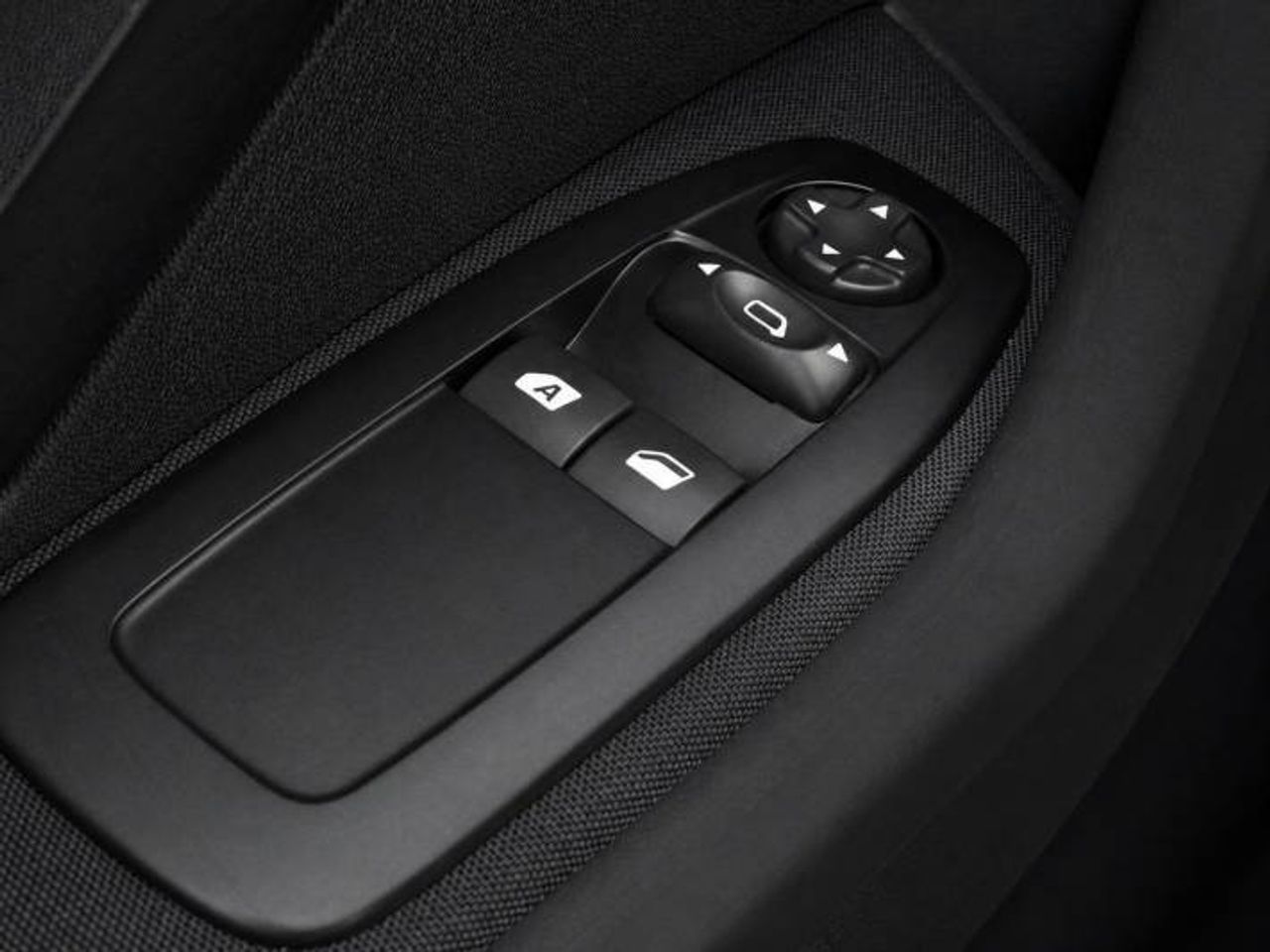 Peugeot 208 ACTIVE 60KW (82CV)  - Foto 25