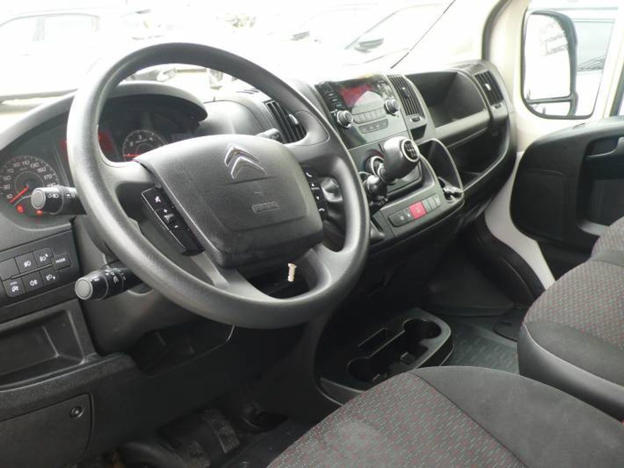Citroën Jumper BlueHDi 103KW (140CV) Furgón 35L3H3 4 P  - Foto 3