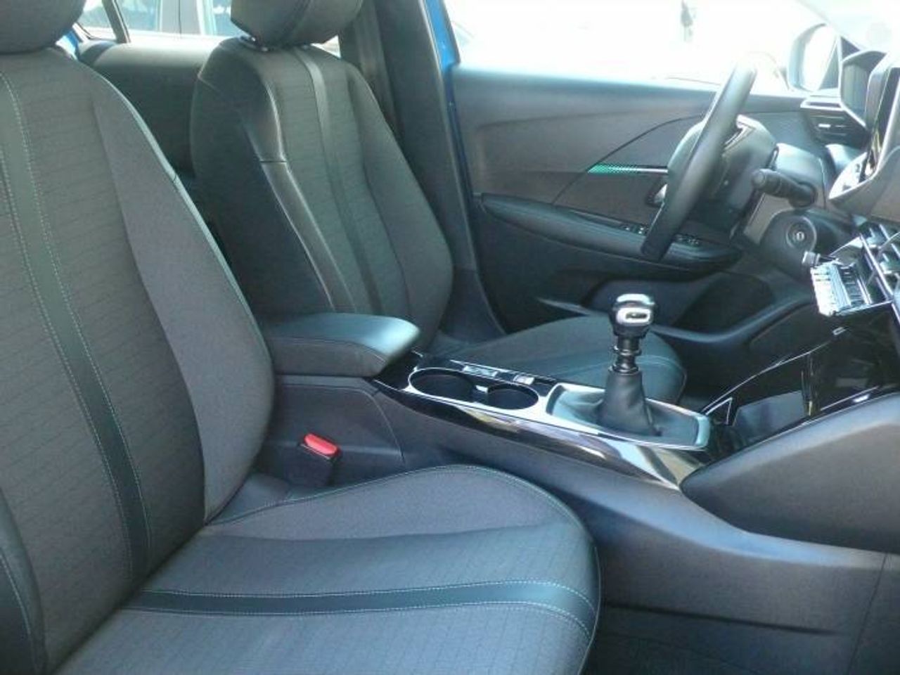 Peugeot 208 208 1.2 Puretech S&S Allure 100  - Foto 16