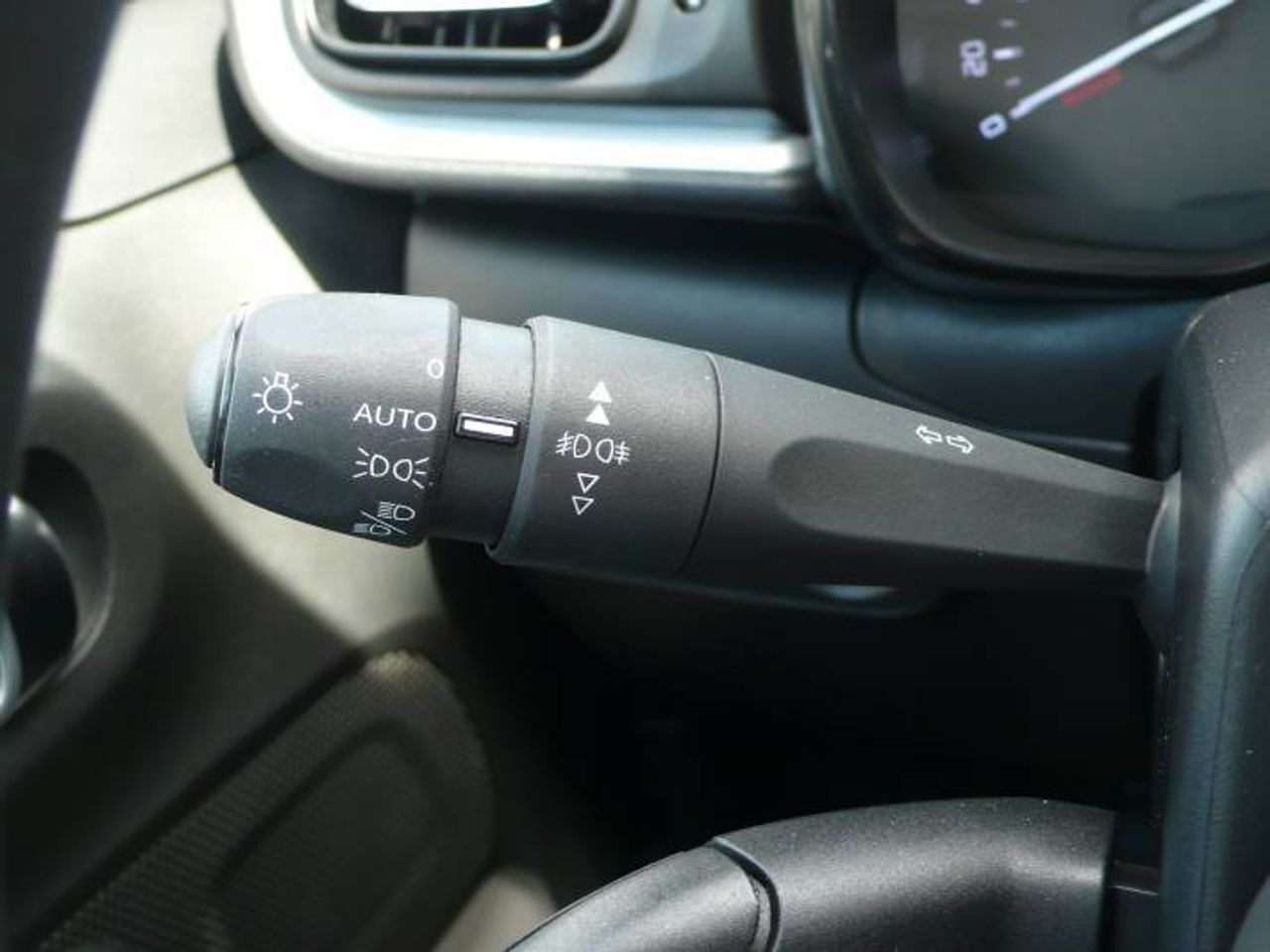 Citroën C3 1.2 S&S C SERIES 84CV  - Foto 25