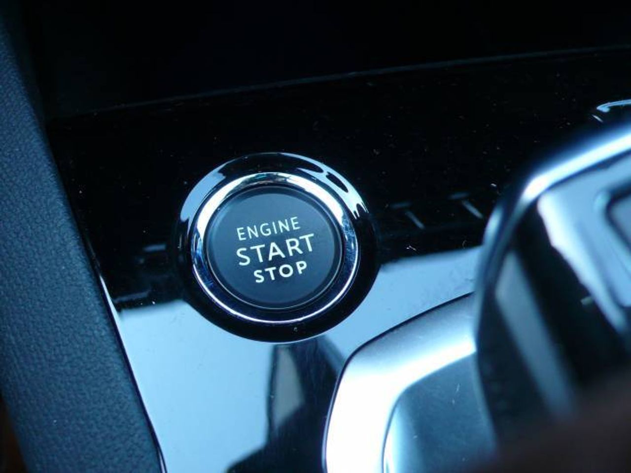 Peugeot 3008 Hybrid 300 e-EAT8 GT 5 Puertas  - Foto 27
