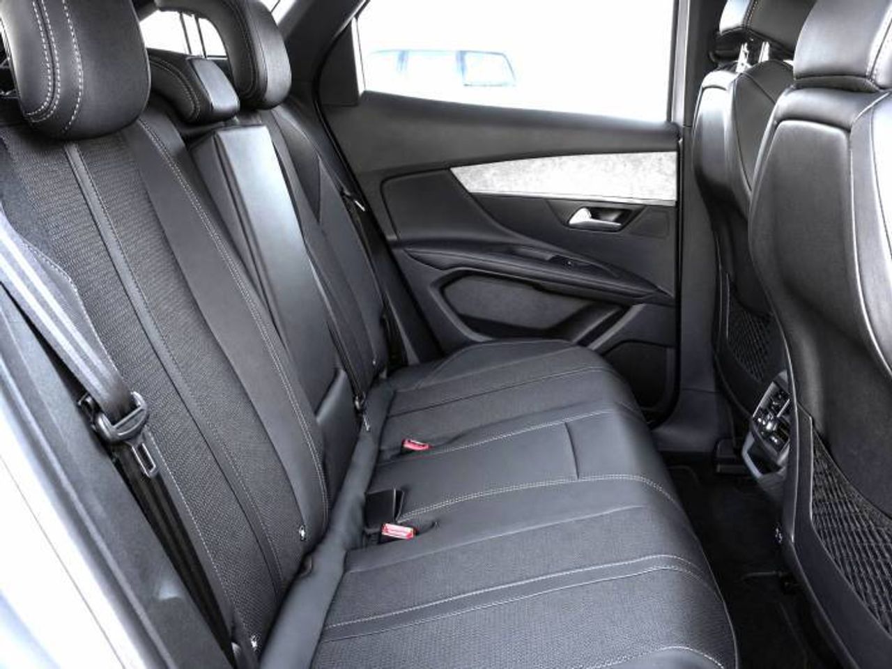 Peugeot 3008 Hybrid 300 e-EAT8 GT 5 Puertas  - Foto 15