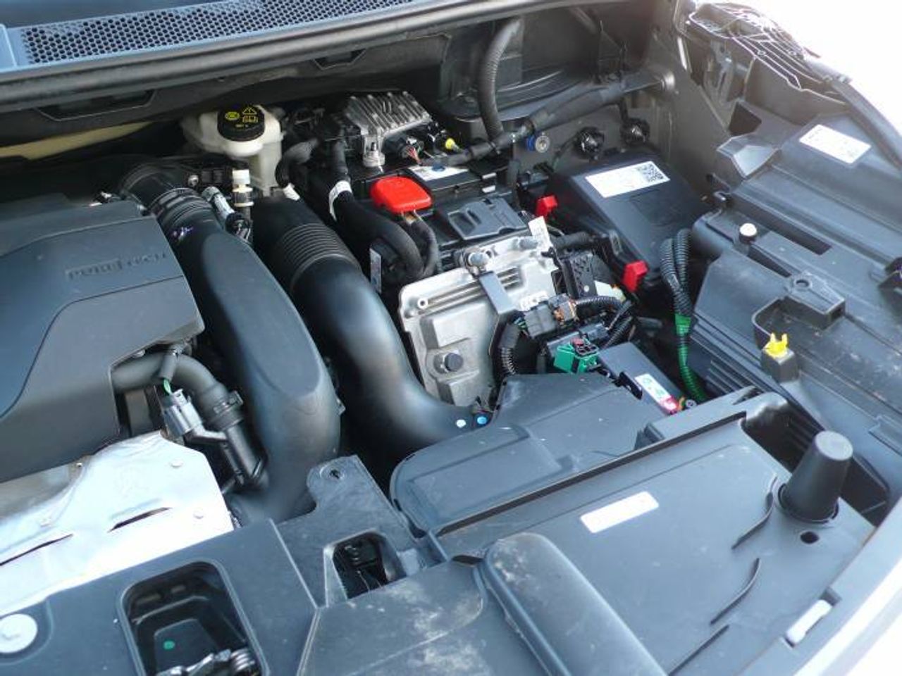 Peugeot 3008 Hybrid 300 e-EAT8 GT 5 Puertas  - Foto 42