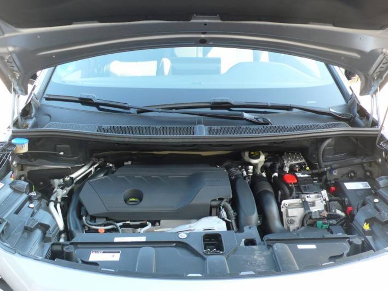 Peugeot 3008 Hybrid 300 e-EAT8 GT 5 Puertas  - Foto 40