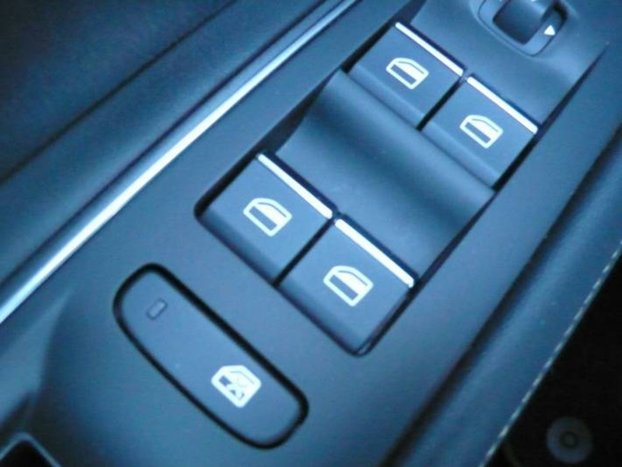 Peugeot 3008 Hybrid 300 e-EAT8 GT 5 Puertas  - Foto 37