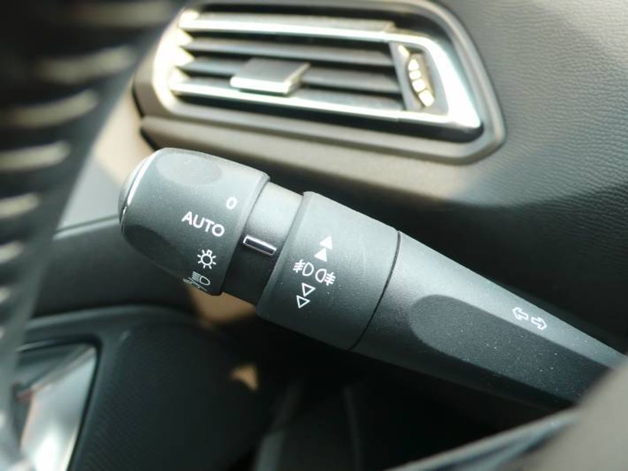 Peugeot 308 1.6e-HDI Allure 115  - Foto 26