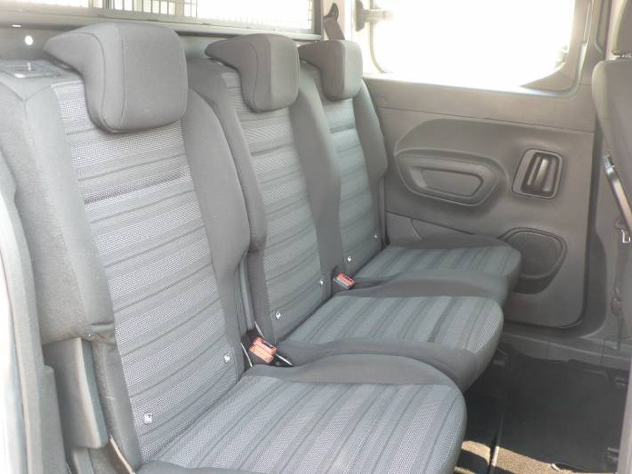 Opel Combo Cargo 1.5 TD BUSINESS EDITION PLUS L1N1  - Foto 15