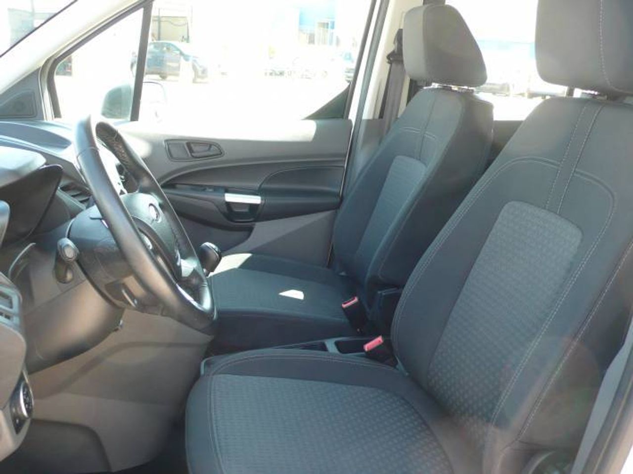 Ford Tourneo Connect TOURNEO CONNECT 1.5 TDCi 88kW (120CV) Trend 5 Puertas 1.5 TDCi 88kW (120CV) Trend 5 Puertas  - Foto 9