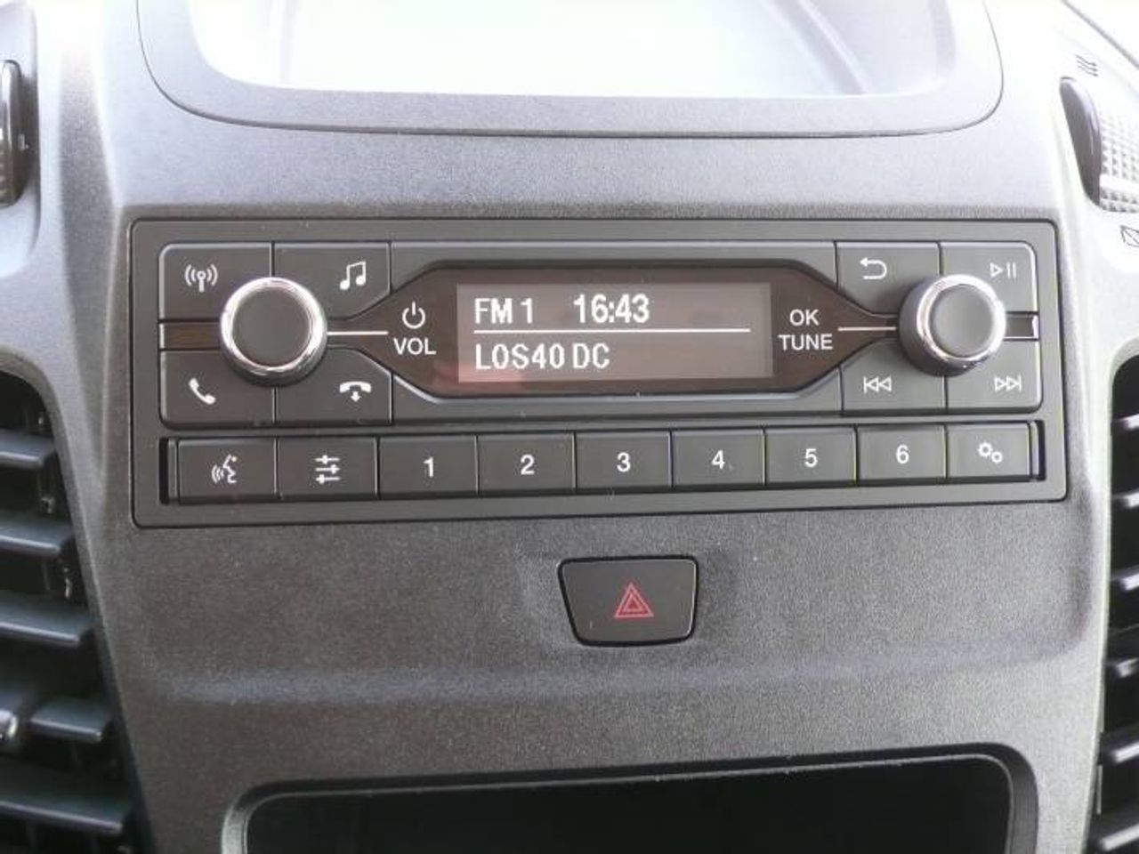 Ford Tourneo Connect TOURNEO CONNECT 1.5 TDCi 88kW (120CV) Trend 5 Puertas 1.5 TDCi 88kW (120CV) Trend 5 Puertas  - Foto 17
