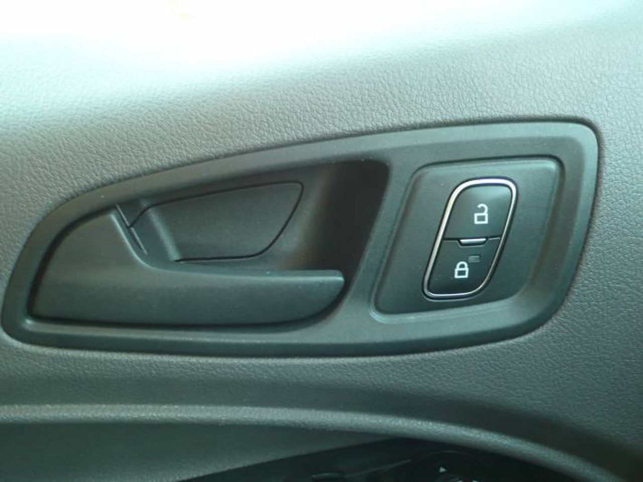 Ford Tourneo Connect TOURNEO CONNECT 1.5 TDCi 88kW (120CV) Trend 5 Puertas 1.5 TDCi 88kW (120CV) Trend 5 Puertas  - Foto 29