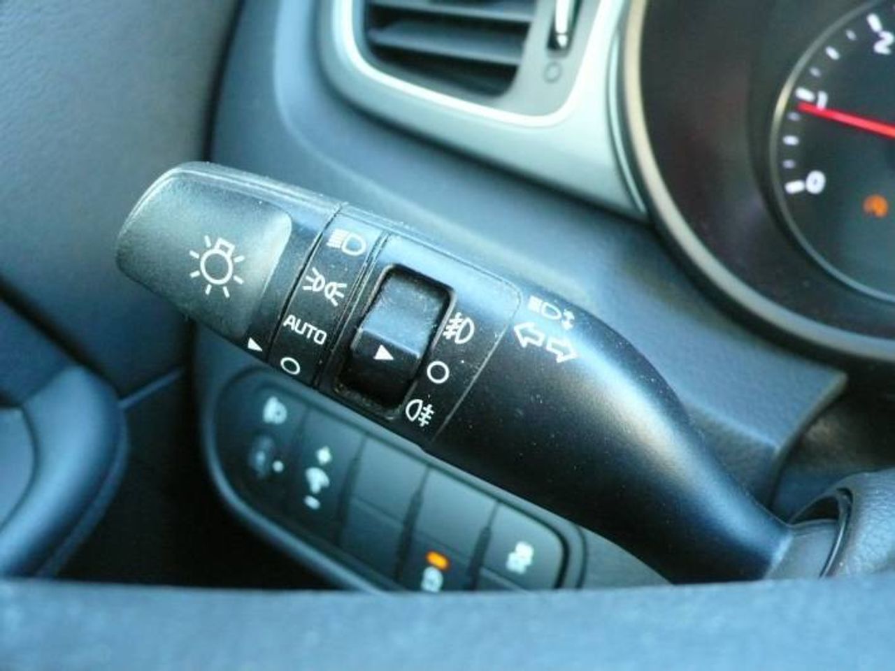 Kia Carens 1.7CRDi VGT Eco-Dynamics Concept  - Foto 28
