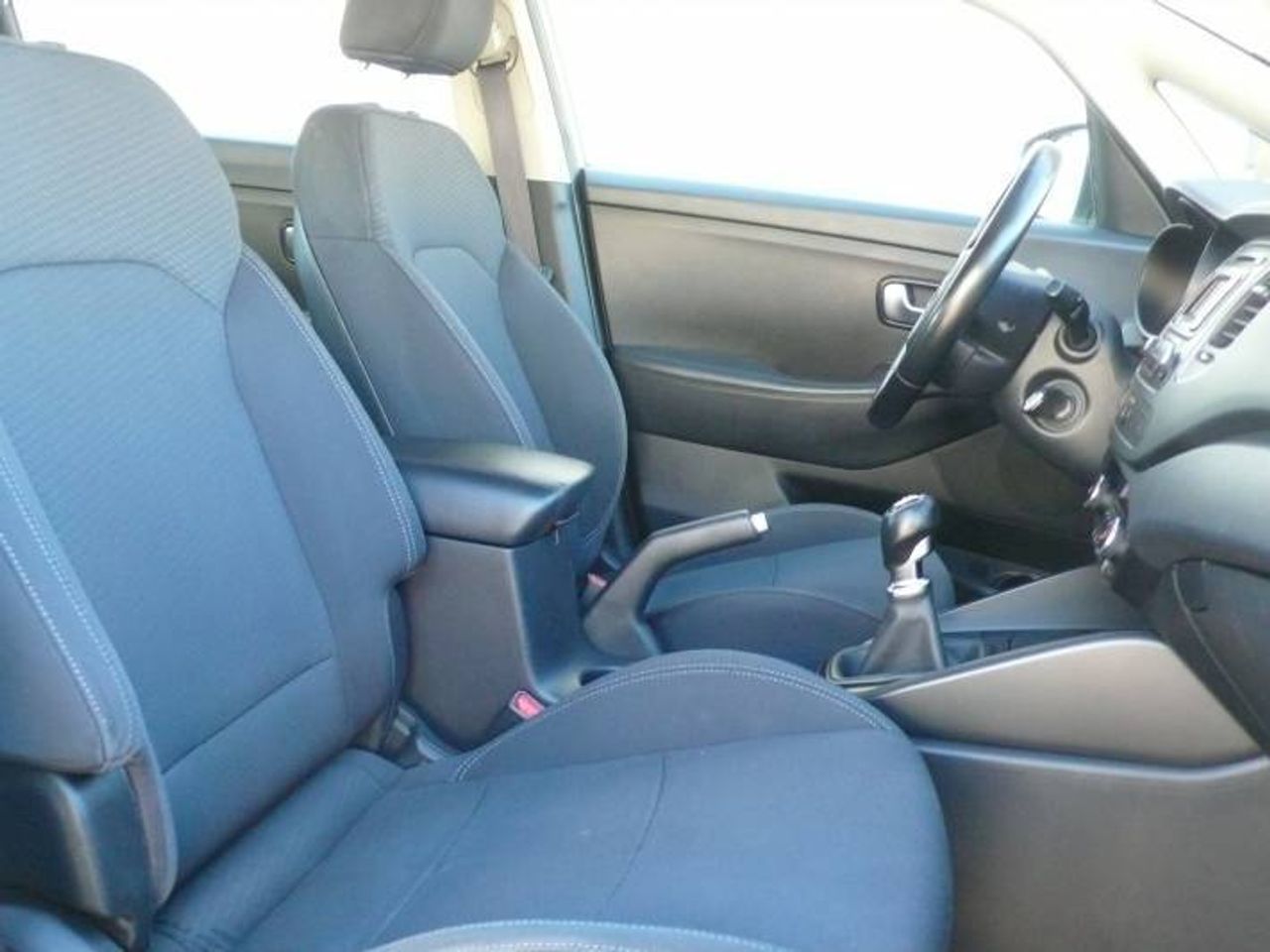 Kia Carens 1.7CRDi VGT Eco-Dynamics Concept  - Foto 19