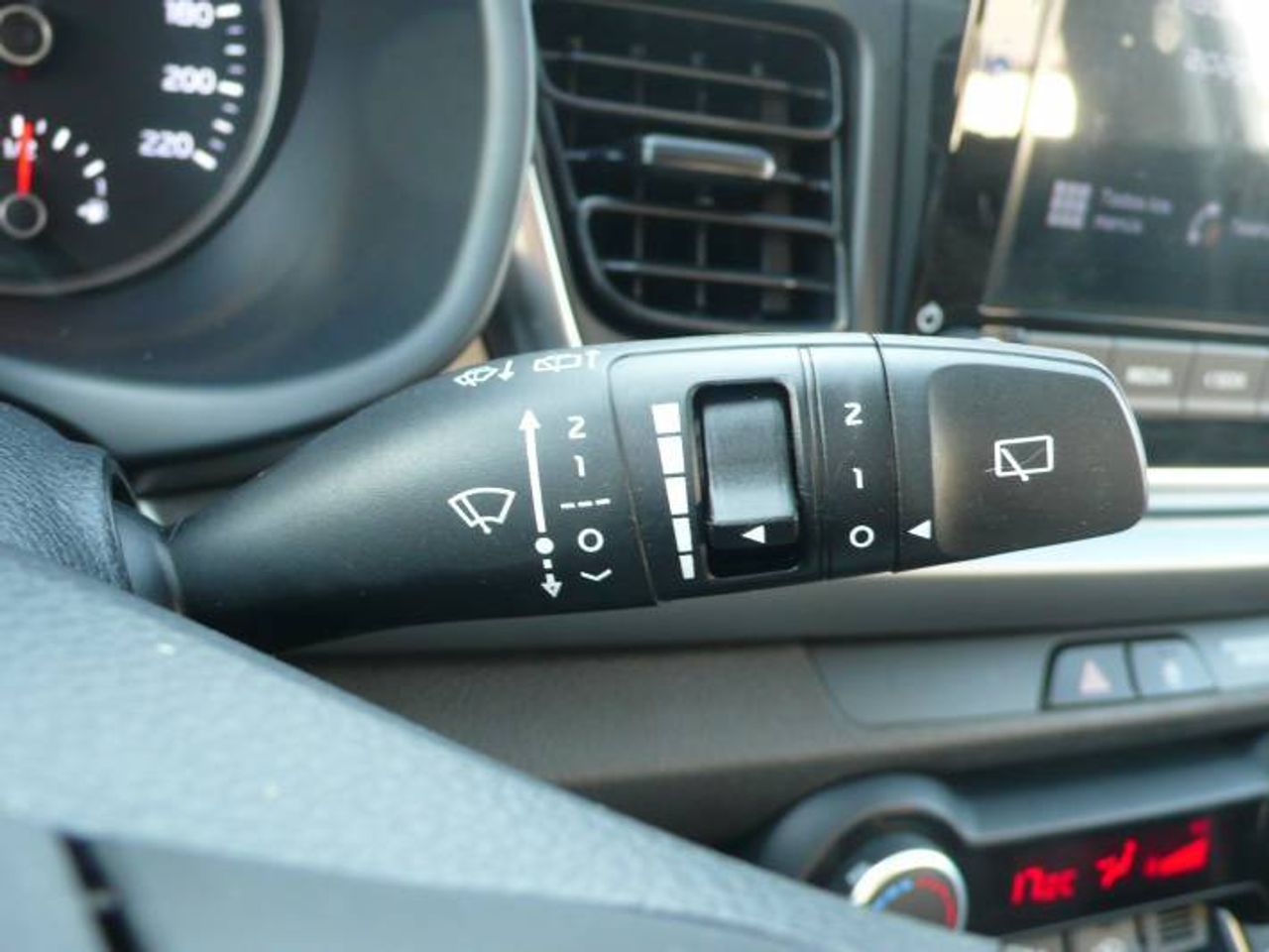 Kia Rio 1.0 T-GDi 74kW (100CV) MHEV iMT Concept  - Foto 22