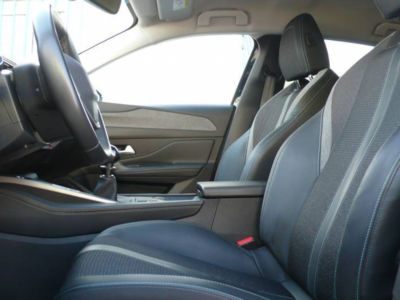 Peugeot 308 Allure 130CV S&S Manual 5 Puertas  - Foto 9