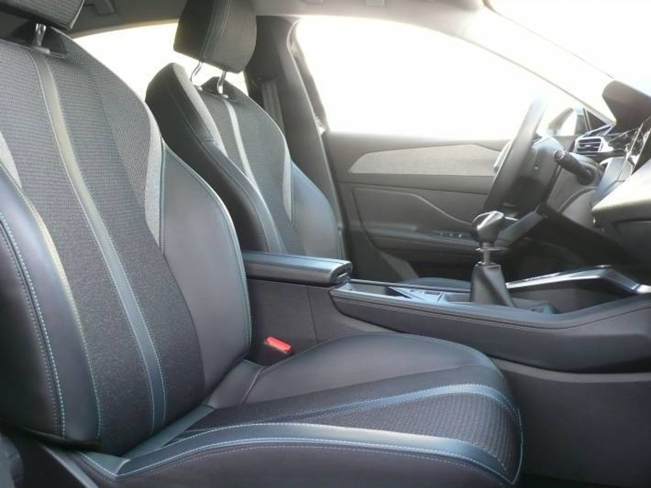 Peugeot 308 Allure 130CV S&S Manual 5 Puertas  - Foto 15