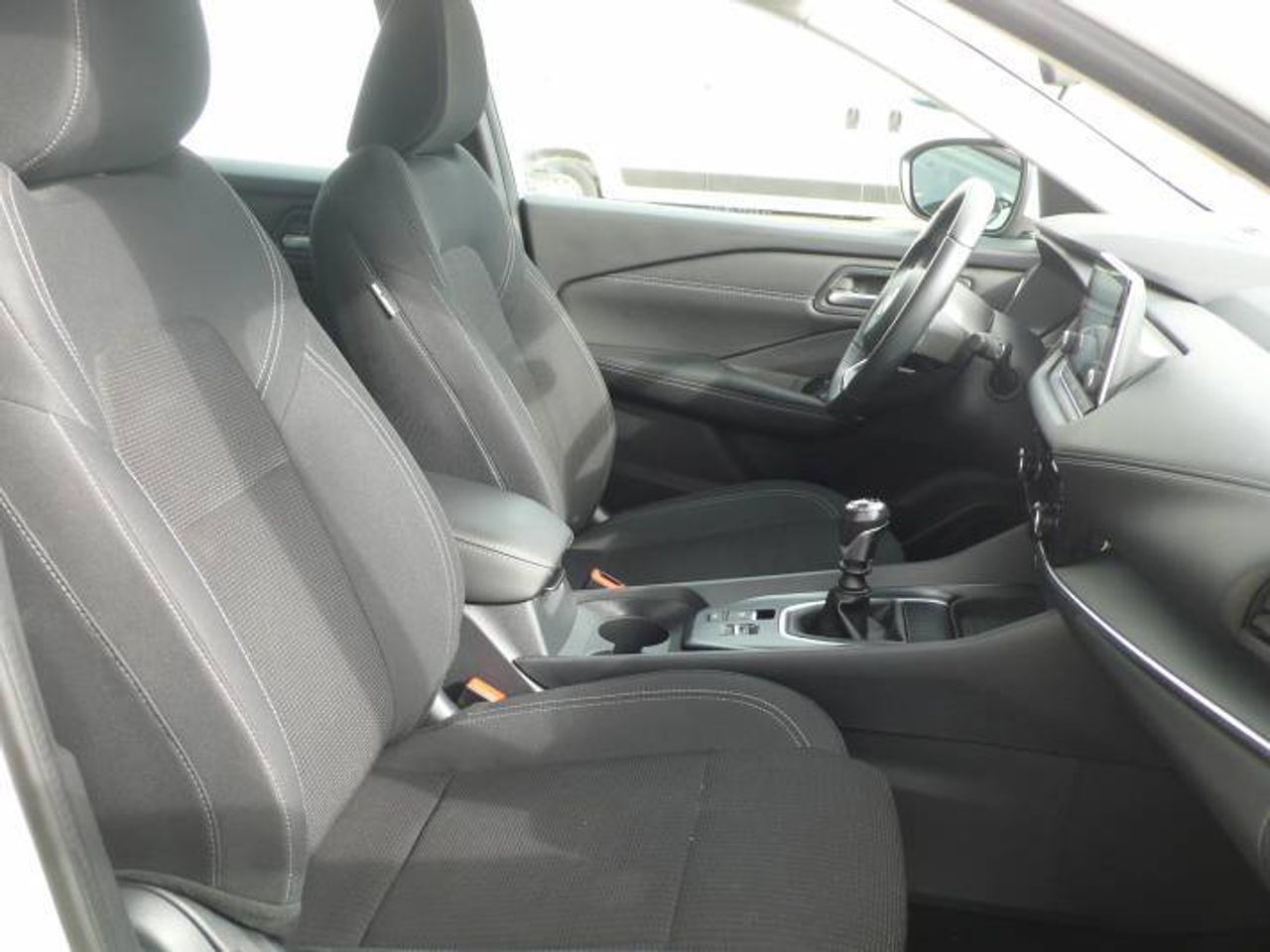 Nissan Qashqai DIG-T 103kW (140CV) mHEV 4x2 Acenta  - Foto 17