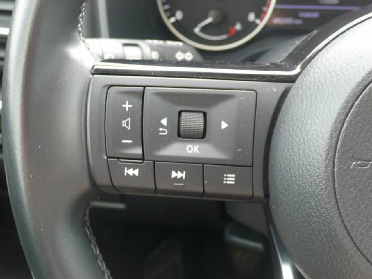 Nissan Qashqai DIG-T 103kW (140CV) mHEV 4x2 Acenta  - Foto 36