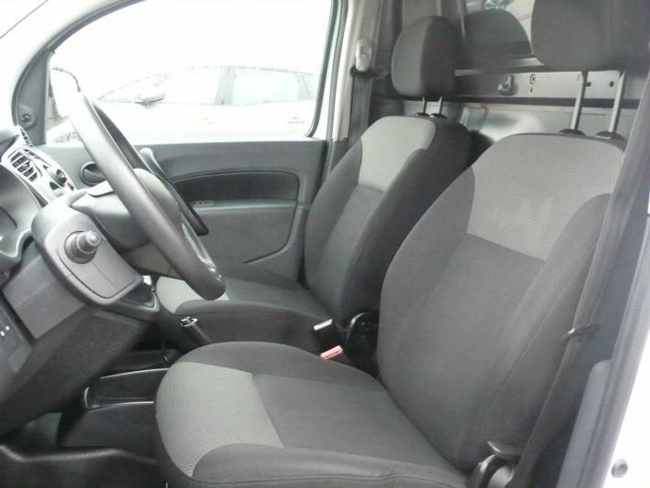 Renault Kangoo EXPRESS Profesional dCi 55 kW (75 CV) 3 Puertas  - Foto 11