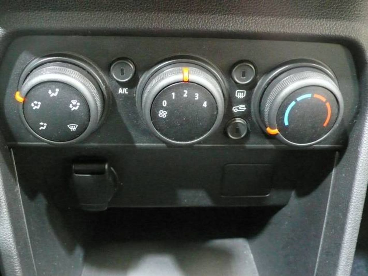 Dacia Sandero STEPWAY ESSENTIAL 74KW (100CV) ECO-G  - Foto 19