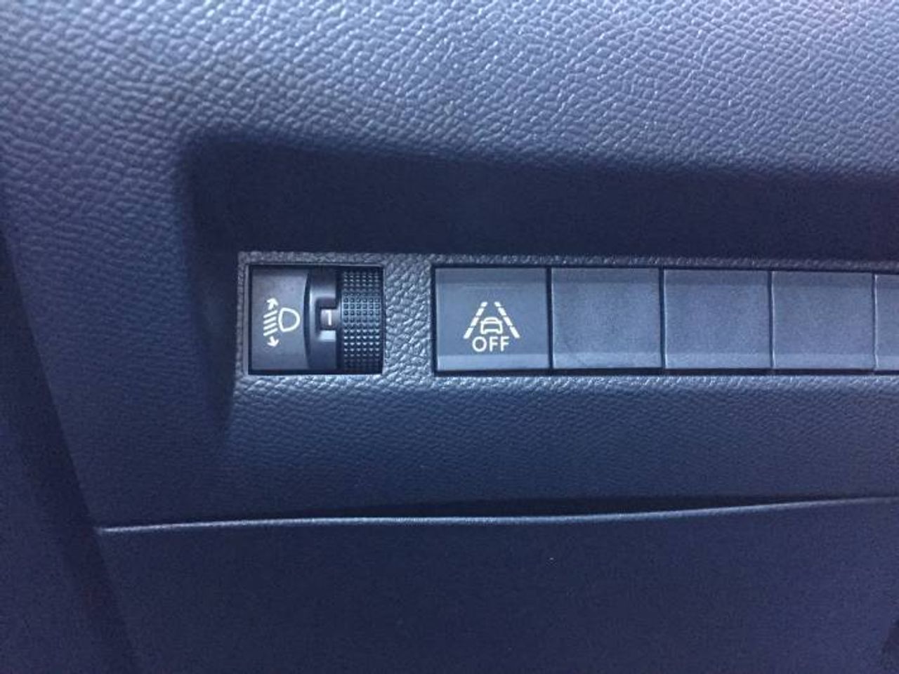 Peugeot 208 1.2 PURETECH ACTIVE 75  - Foto 19