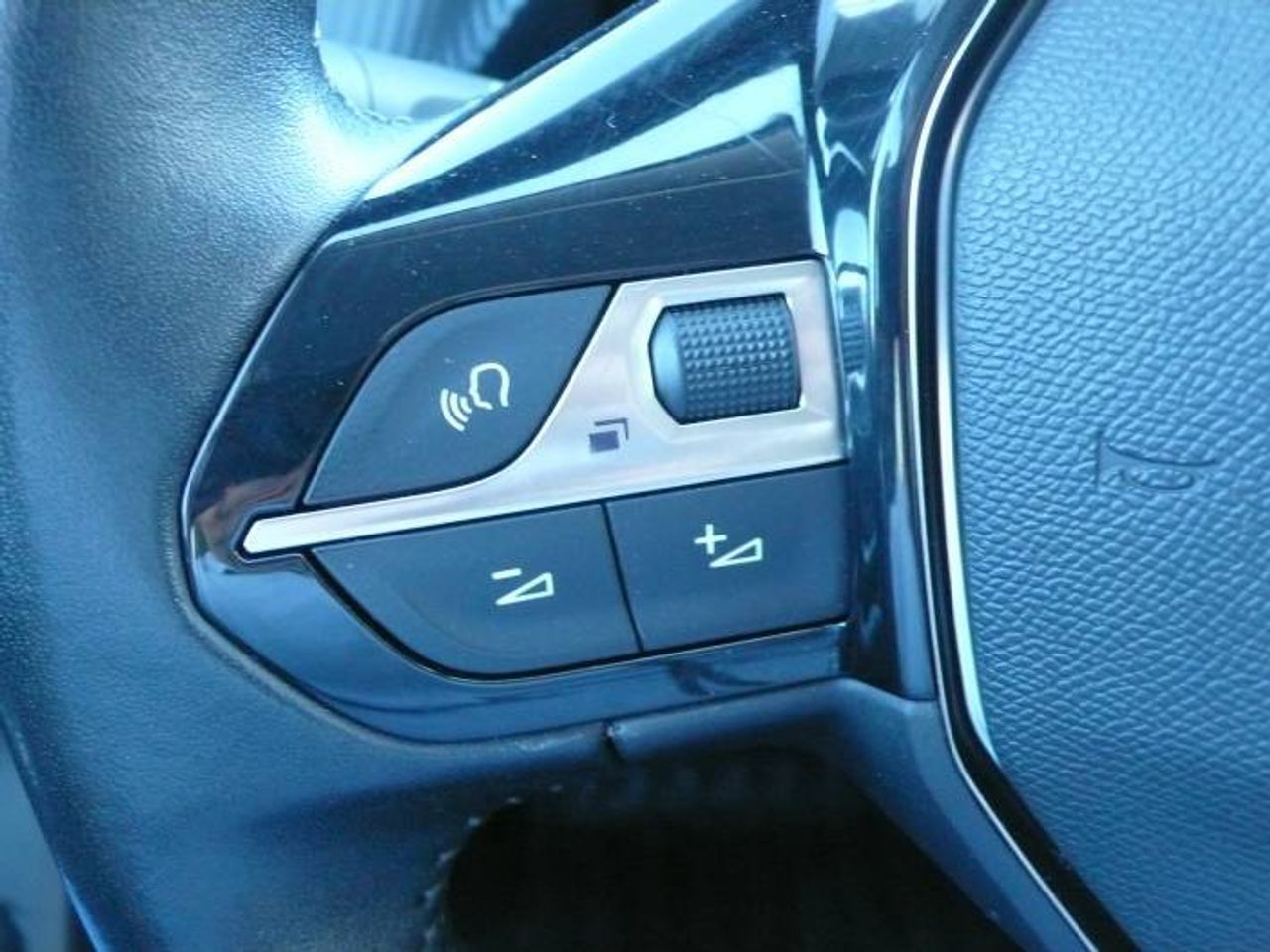 Peugeot 208 1.2 PURETECH ACTIVE 75  - Foto 22