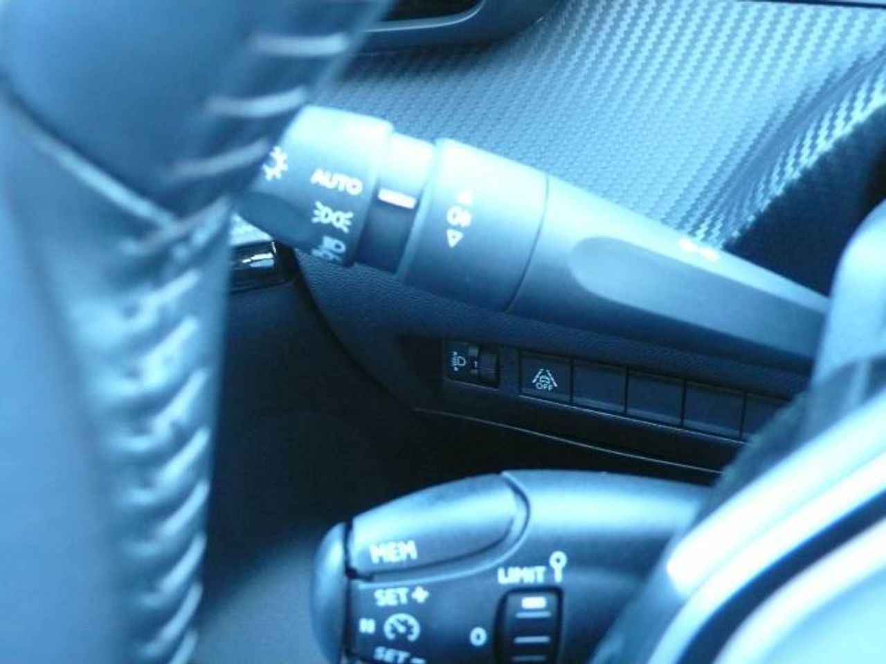 Peugeot 208 1.2 PURETECH ACTIVE 75  - Foto 23