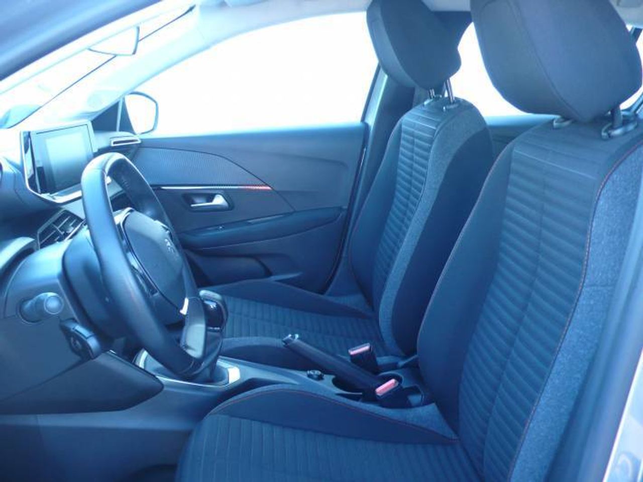 Peugeot 208 1.2 PURETECH ACTIVE 75  - Foto 9